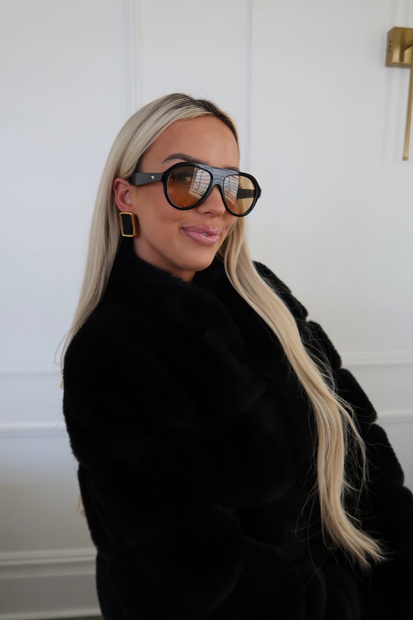 BROOKE EARRINGS – BLACK 