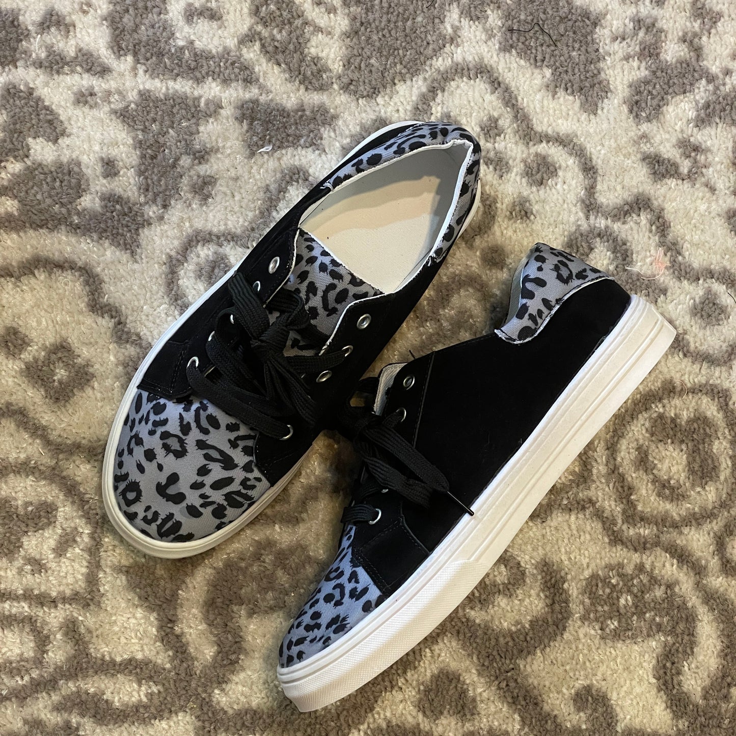 Women's Leopard Color Block Tennis Shoes - Black