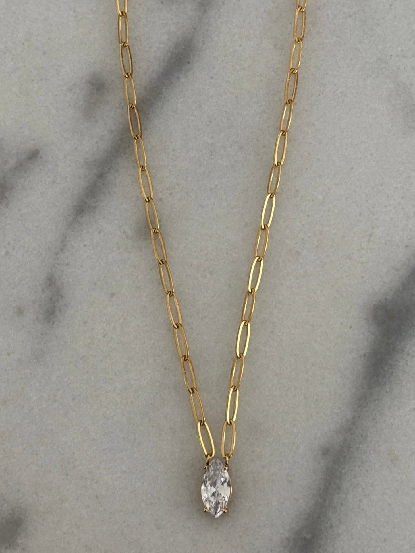 GOLD + DIAMOND PENDANT NECKLACE