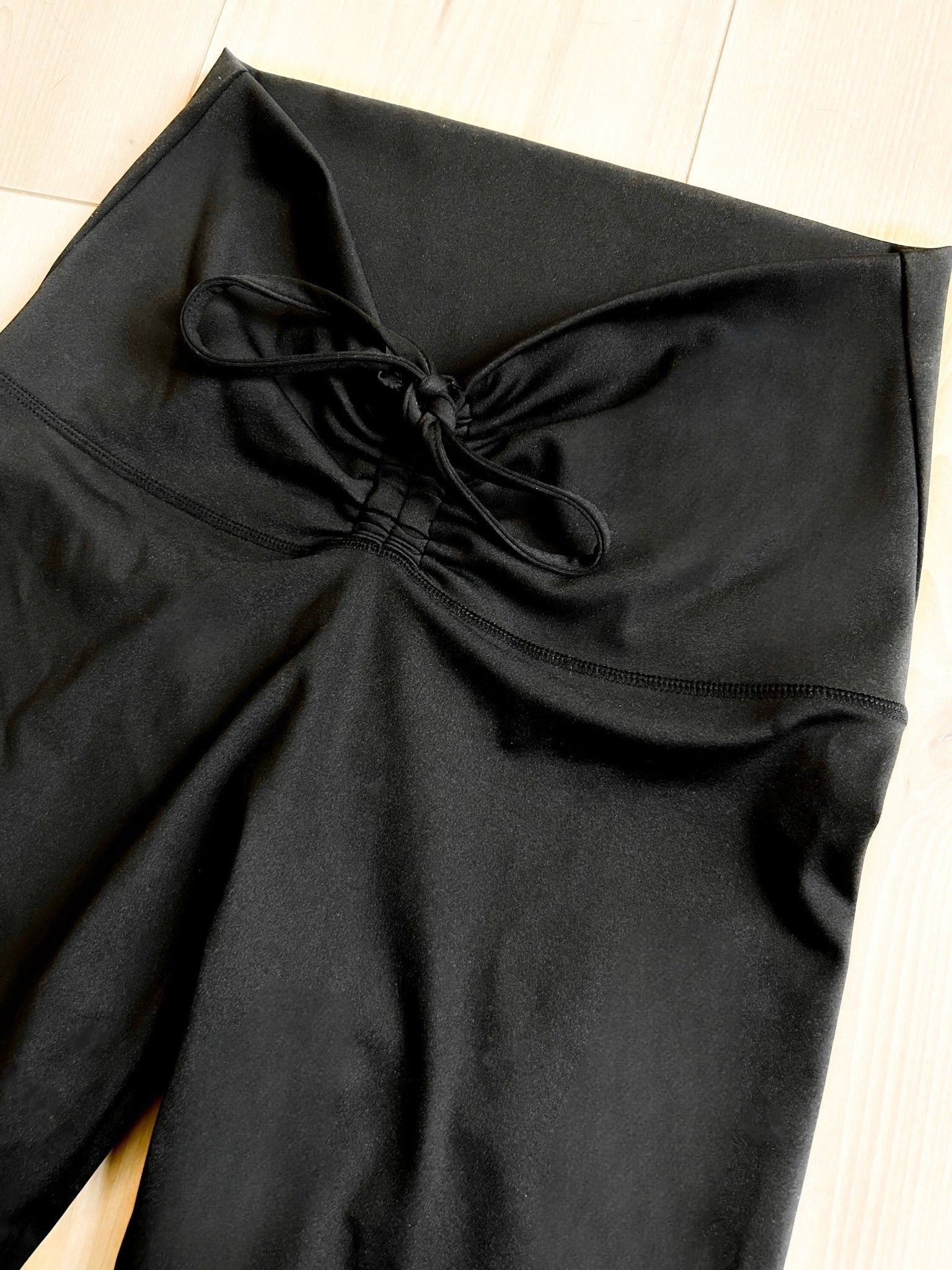 PRE - ORDER Curve & Contour Scrunch Leggings - 5/26 - Girl Code Couture