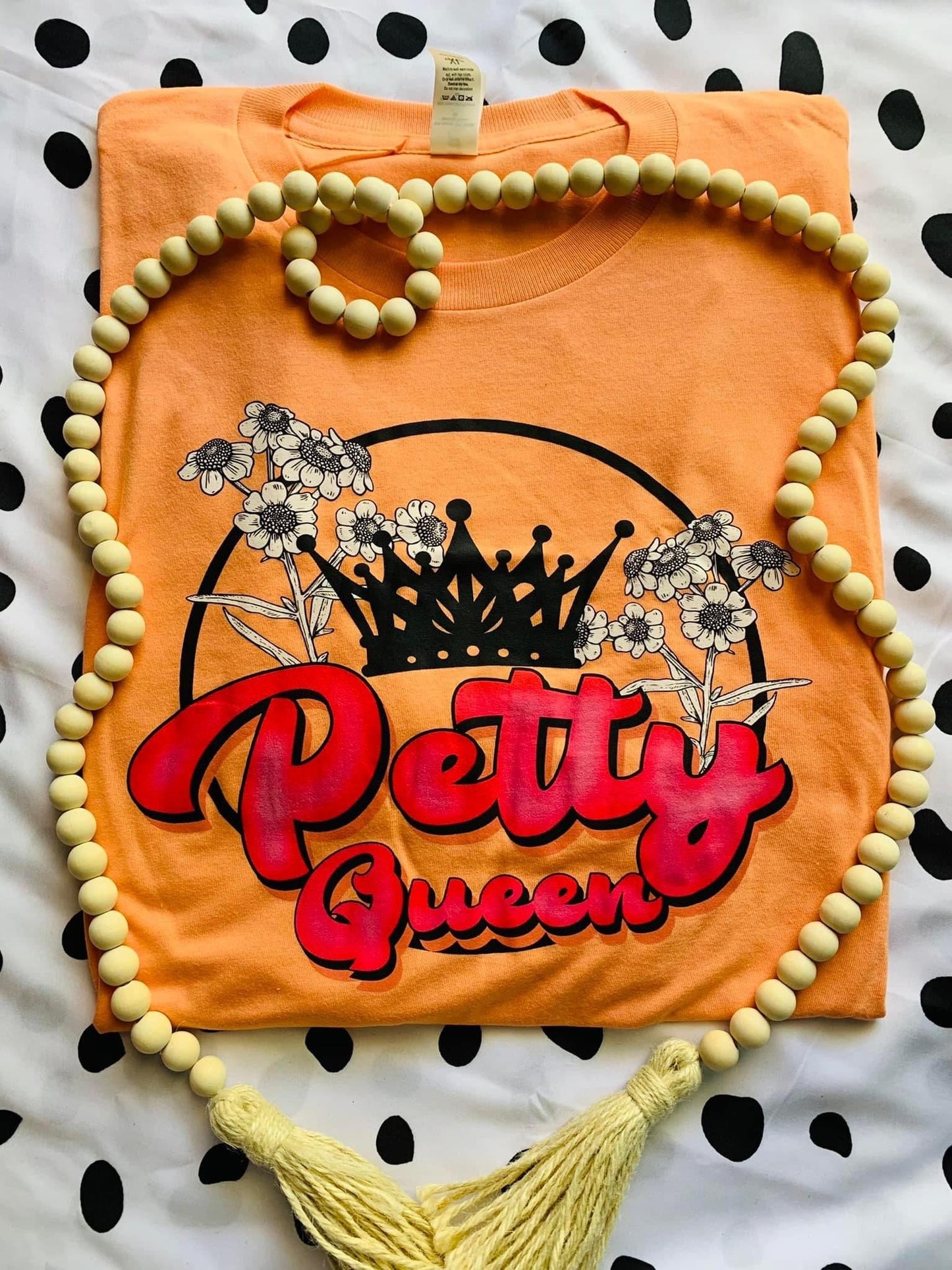 Petty Queen ( orange ) DTF